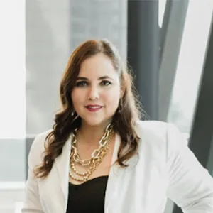 Picture of Alejandra Fernández, Agente de Seguros, Escritora y Conferencista 